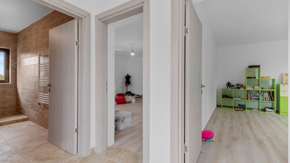 Snagov, Vilă elegantă, P+1+Pod, lot teren 500 mp, comision 0% - Poză 19