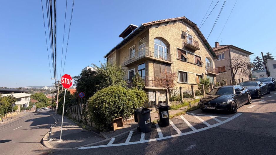 Vanzare apartament 3 camere, zona strazii Bisericii Ortodoxe - Poză 1