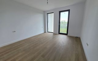 Apartament cu 3 Camere, 2 Bai, 100mp Curte Proprie,  Boxa 40 mp - Poză 4