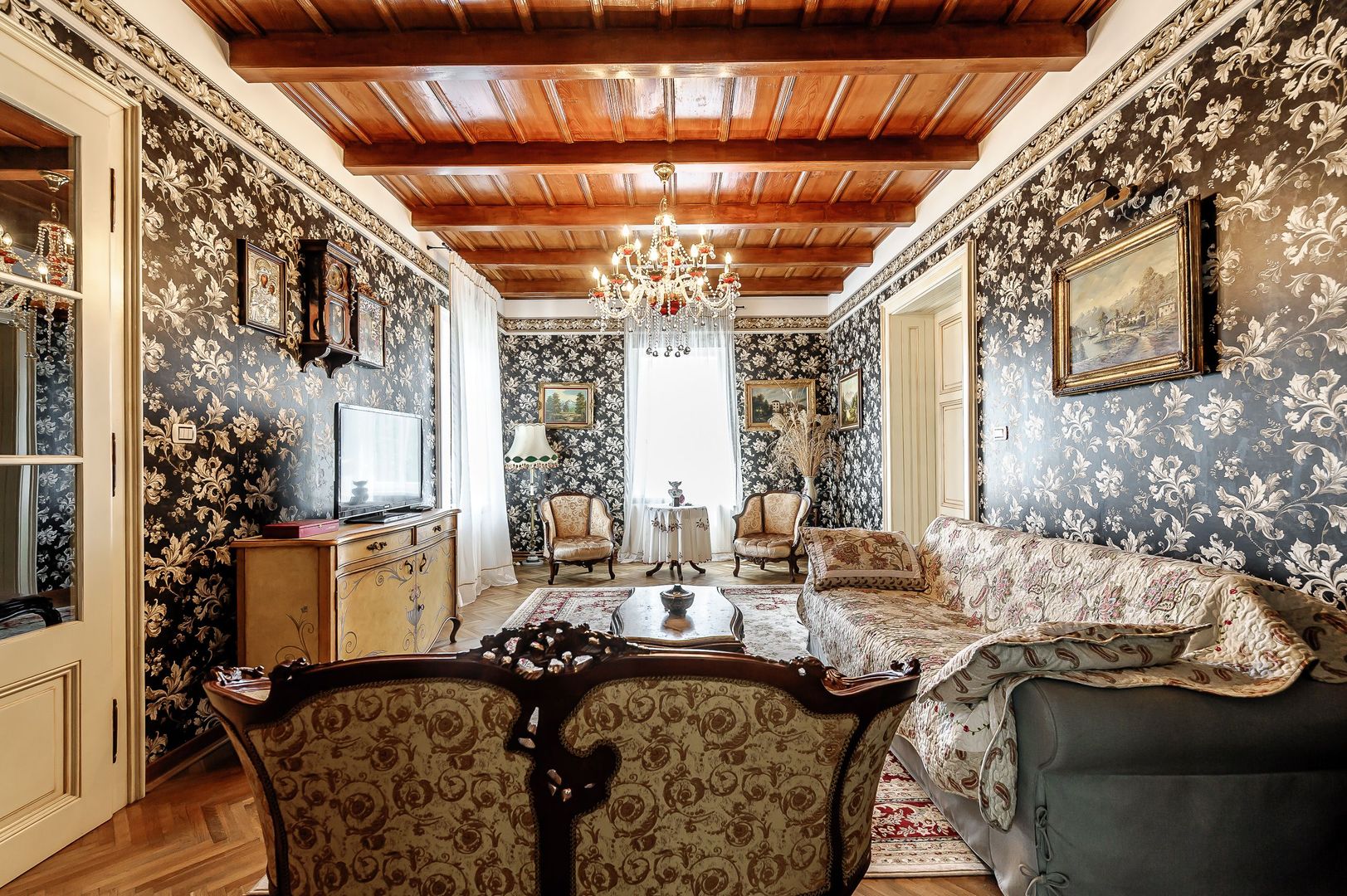 REZERVAT Visezi la o proprietate unică, plină de istorie și farmec? - Poză 11