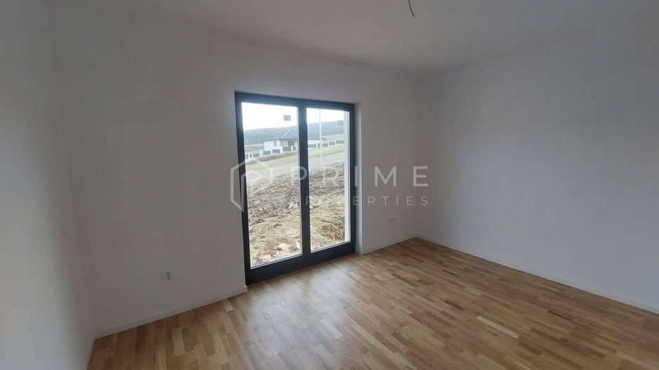 Vilă chalet modern cu perete panoramic de sticlă - Livezeni, Mureș - Poză 8