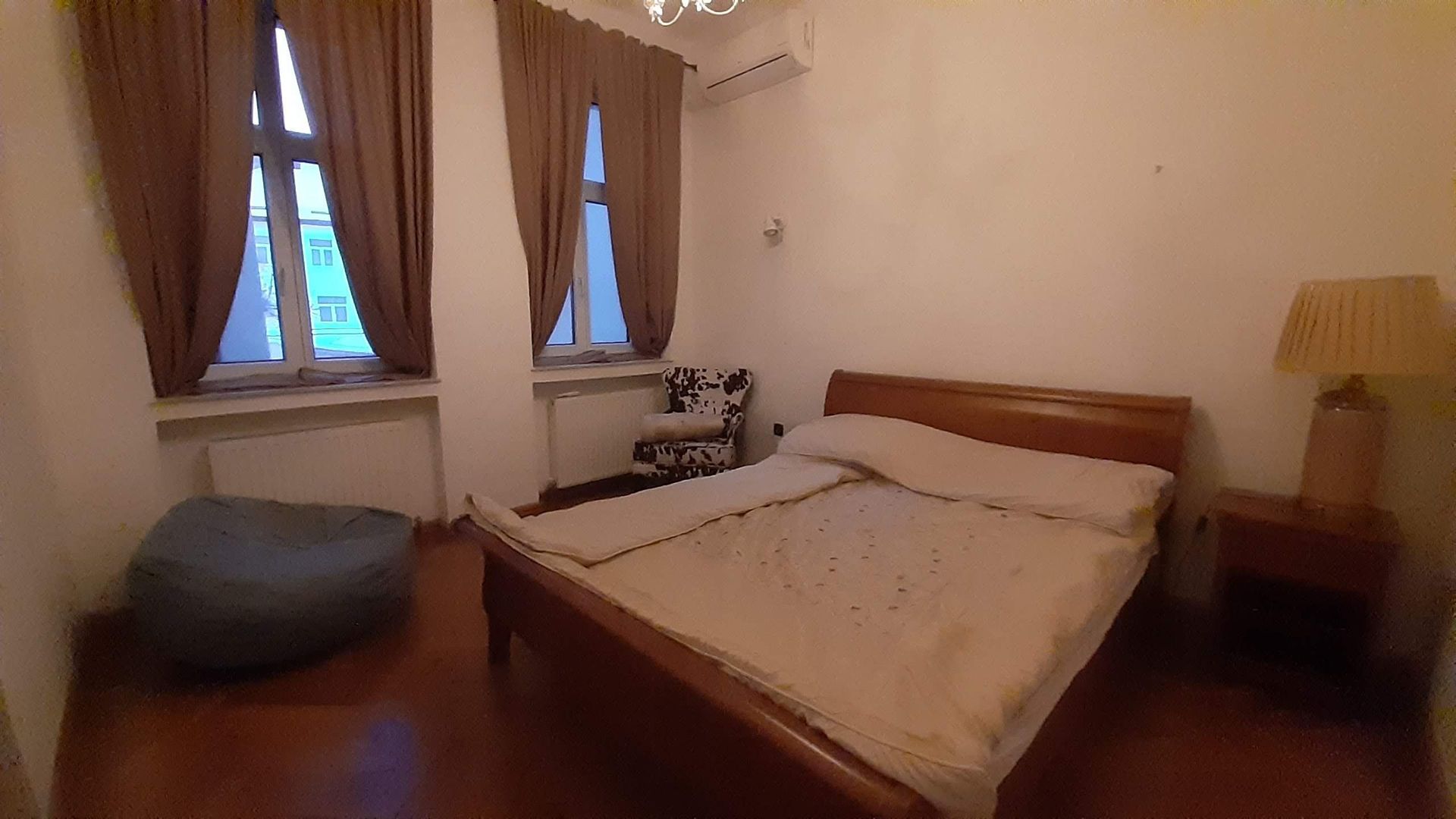 Apartament  deosebit-Piata Unirii,  apartament in casa  4 camere, 2 bai. - Poză 11