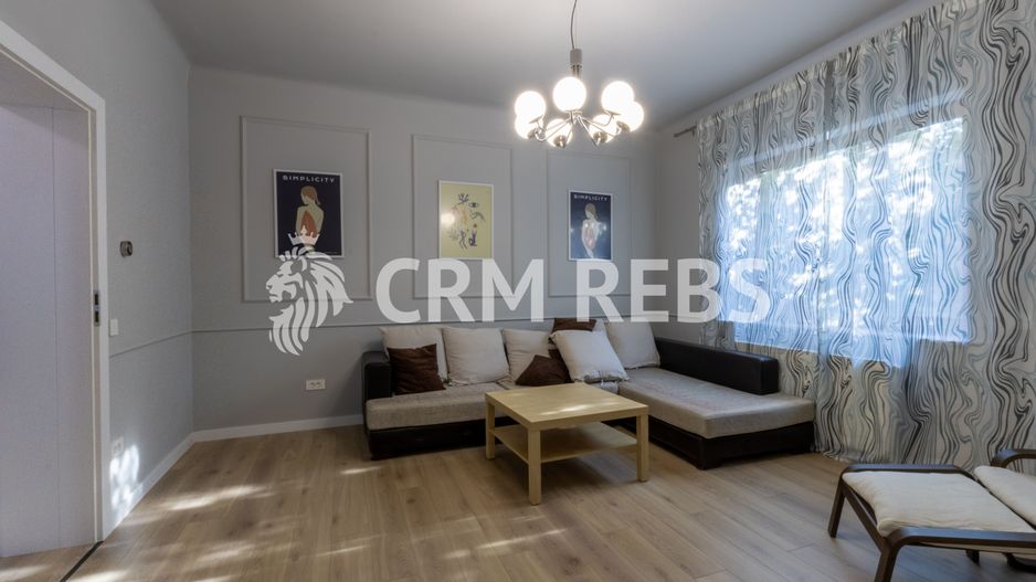 Hotel de vanzare cu priveliste la mare - Poză 1