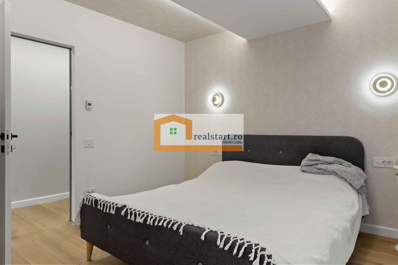 Vila individuala, acces metrou, 10 locuri parcare - Poză 17