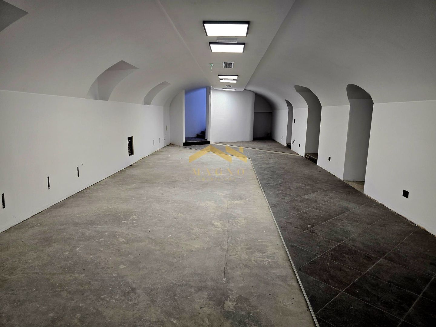 Spatiu comercial de vanzare in Piata Arenei-Boul Rosu - Poză 1