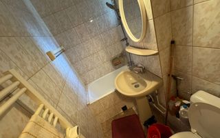 Apartament cu 3 camere, 50 mp, Zona Dambu Pietros - Poză 8