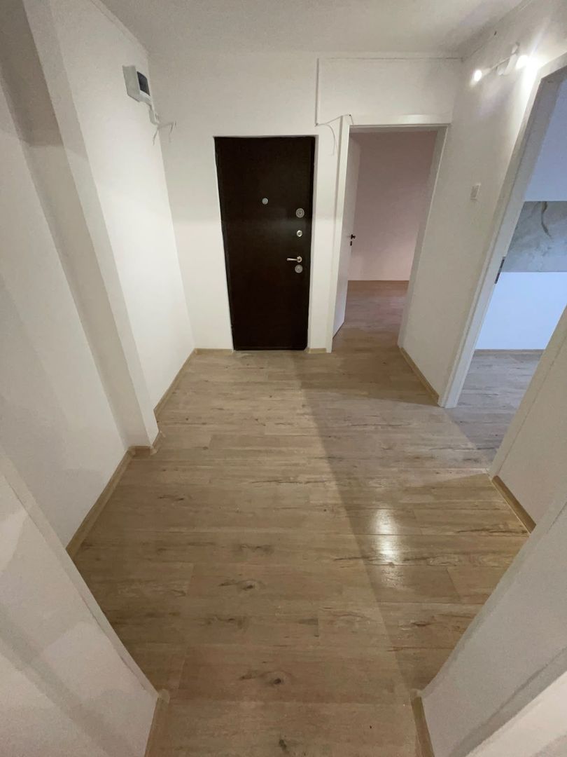 Apartament 2 camere de vanzare Apusului - Poză 3