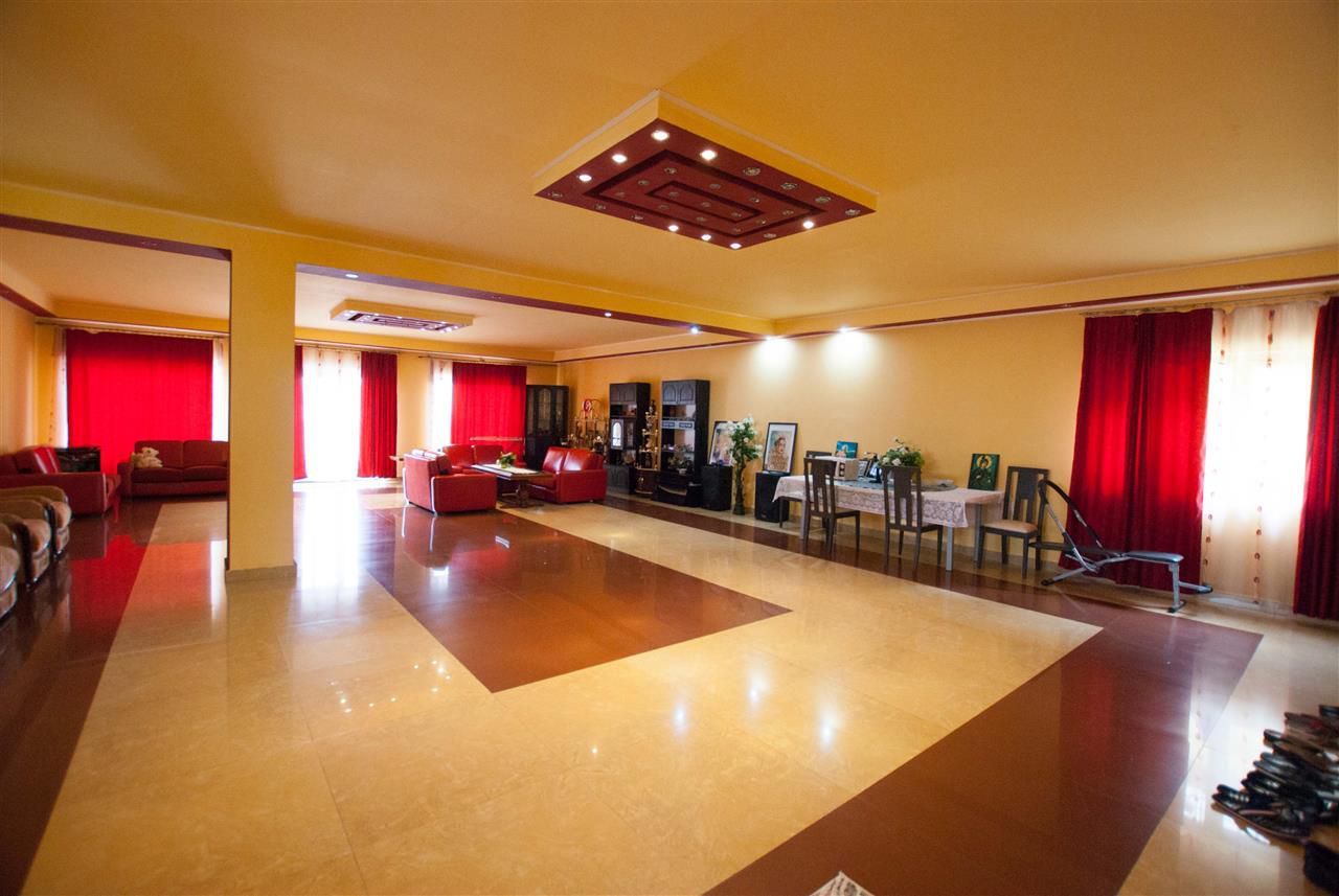 Casa 15 camere 846 mp utili 720 mp teren - Poză 5