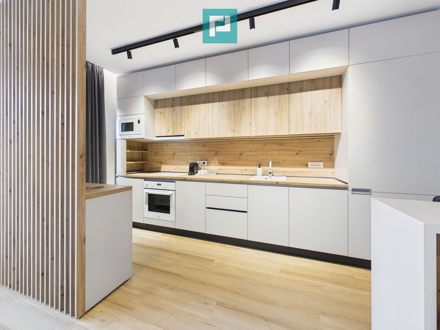 Apartament spațios, vedere și facilități premium - Poză 31