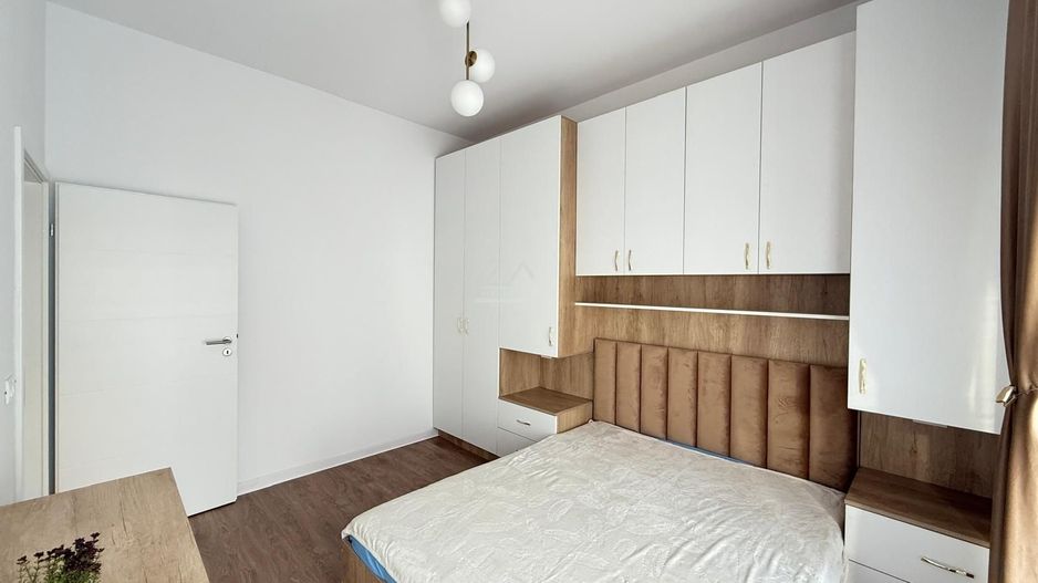 Disponibil imediat. Etaj 1. Bucatarie inchisa. Loc de parcare. - Poză 2