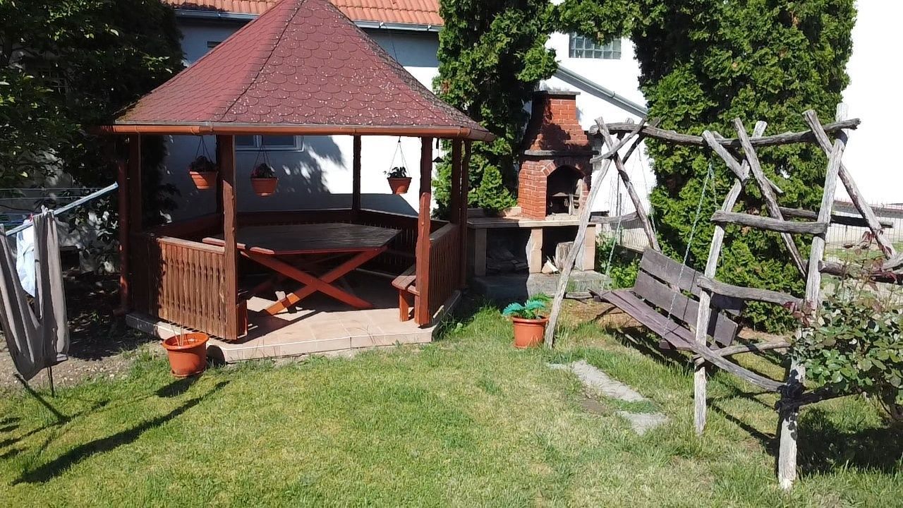 Oportunitate rara: Casa zona Titulescu cu teren generos 37.48 Ar - Poză 4
