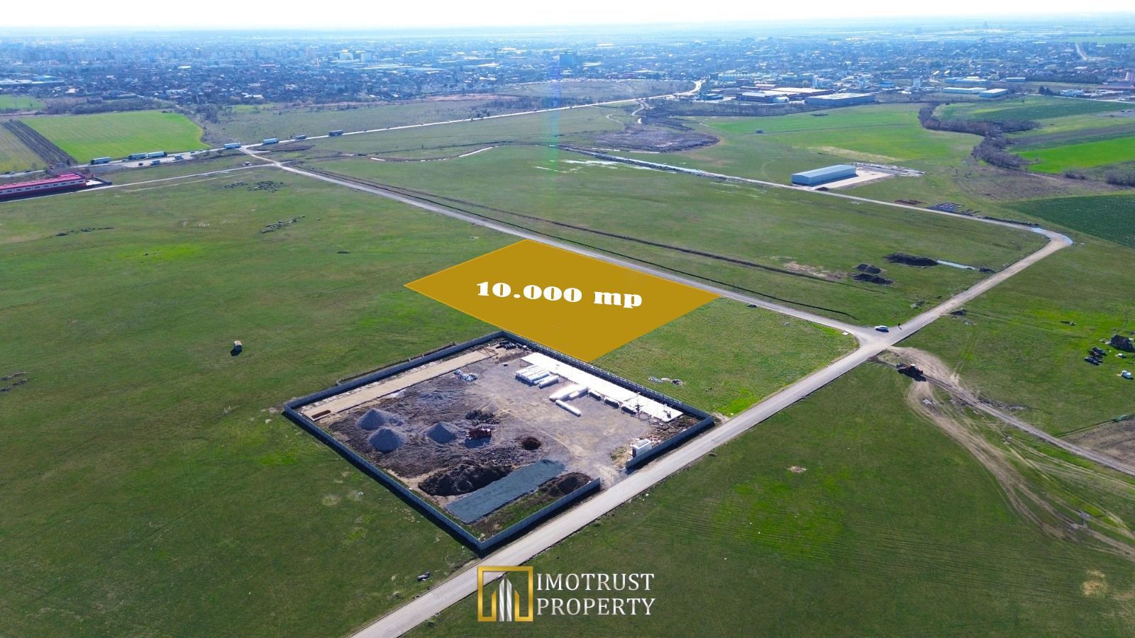 Teren industrial de vânzare 10.000 mp, PUZ aprobat, acces DN7 – Arad - Poză 1