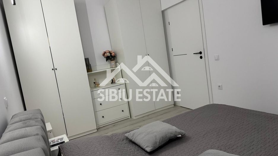Apartament 3 camere 2 bai, pivita recent renovat-in Sibiu M.Viteazul - Poză 15