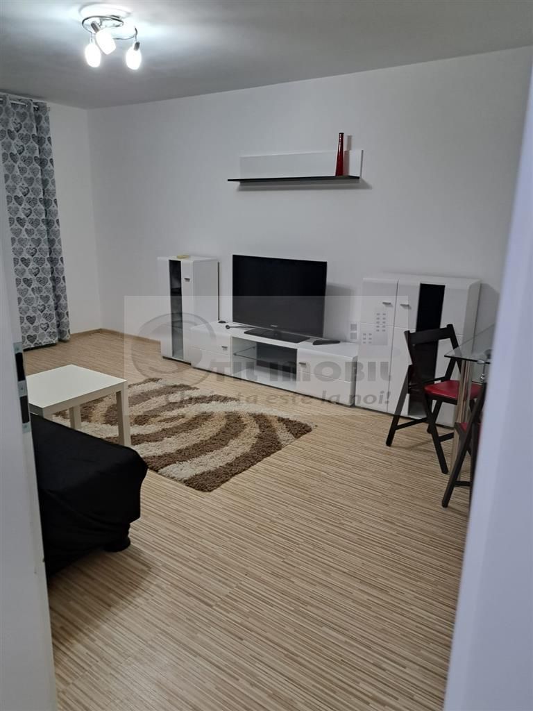 Apartament - 3 Camere Nicolina - 560 euro - Poză 2