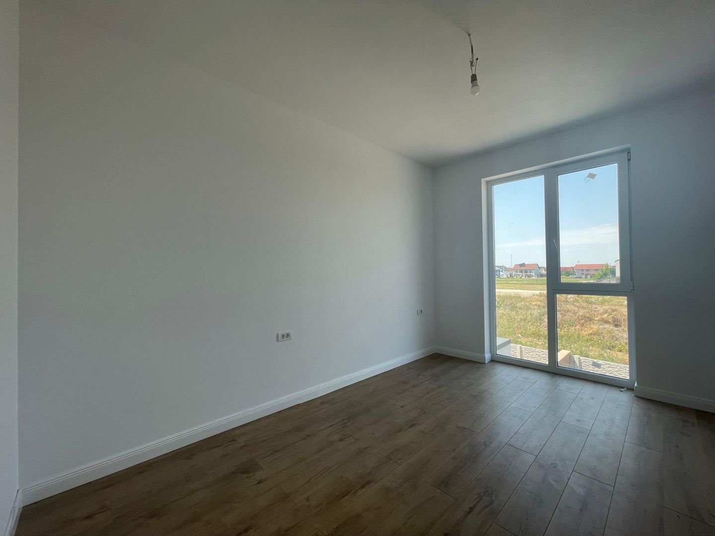 Duplex separat prin camera tehnica - 5 camere - Mosnita Noua - Poză 11