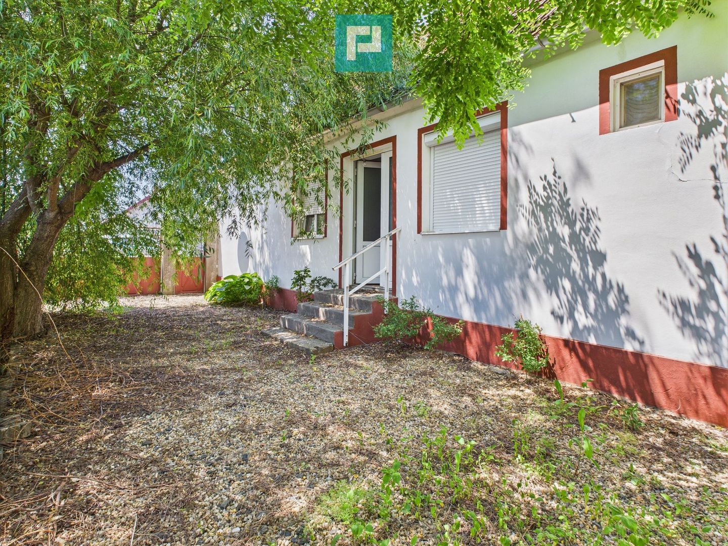 Casă de vacanță mobilată și utilată la Miniș - Poză 18