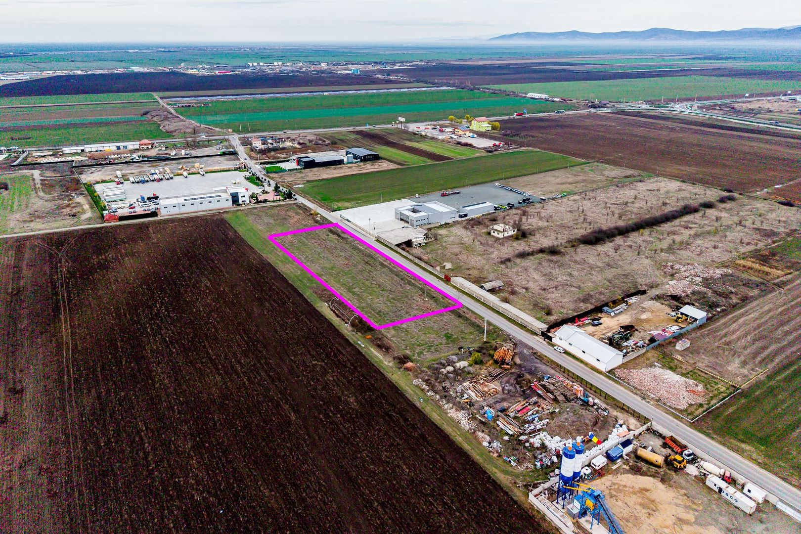Teren cu acces DN7 și A1, ideal pentru dezvoltări industriale - Poză 6