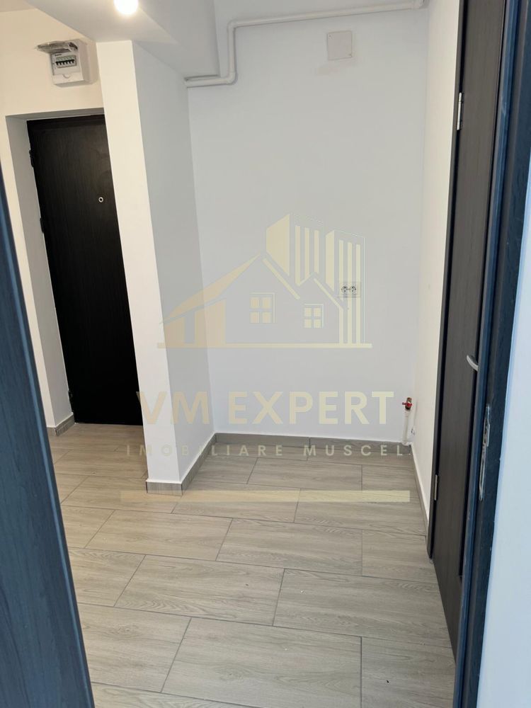 APARTAMENT 3 CAMERE ETAJ 2 CAMPULUNG - Poză 2