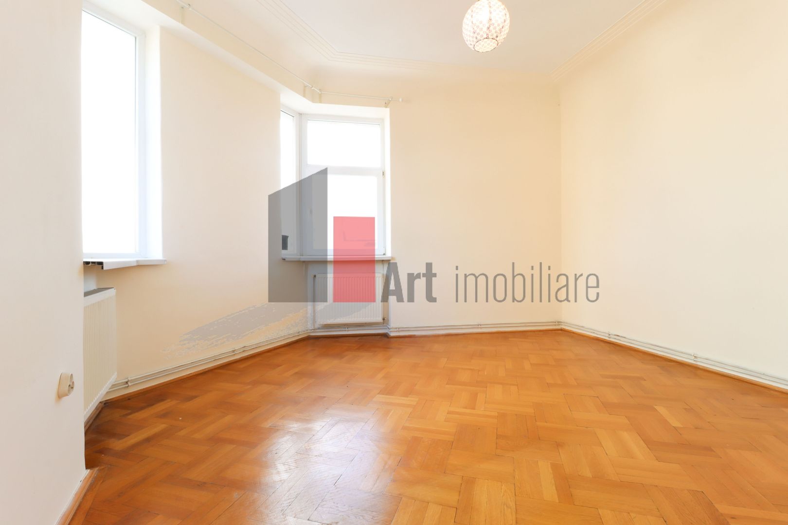 Apartamentul "DEKORA", bloc Art Deco, interior compartimentat de exceptie - Poză 11