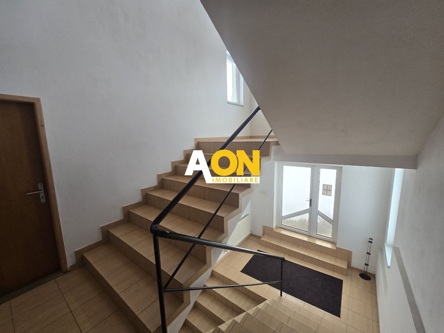 Spatiu Comercial si Apartament Zona Cetate, 1143mp Construiti - Poză 2