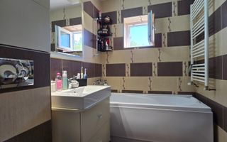 3 camere - 2 bai- decomandat - parcare - Pacurari - Canta - Poză 19