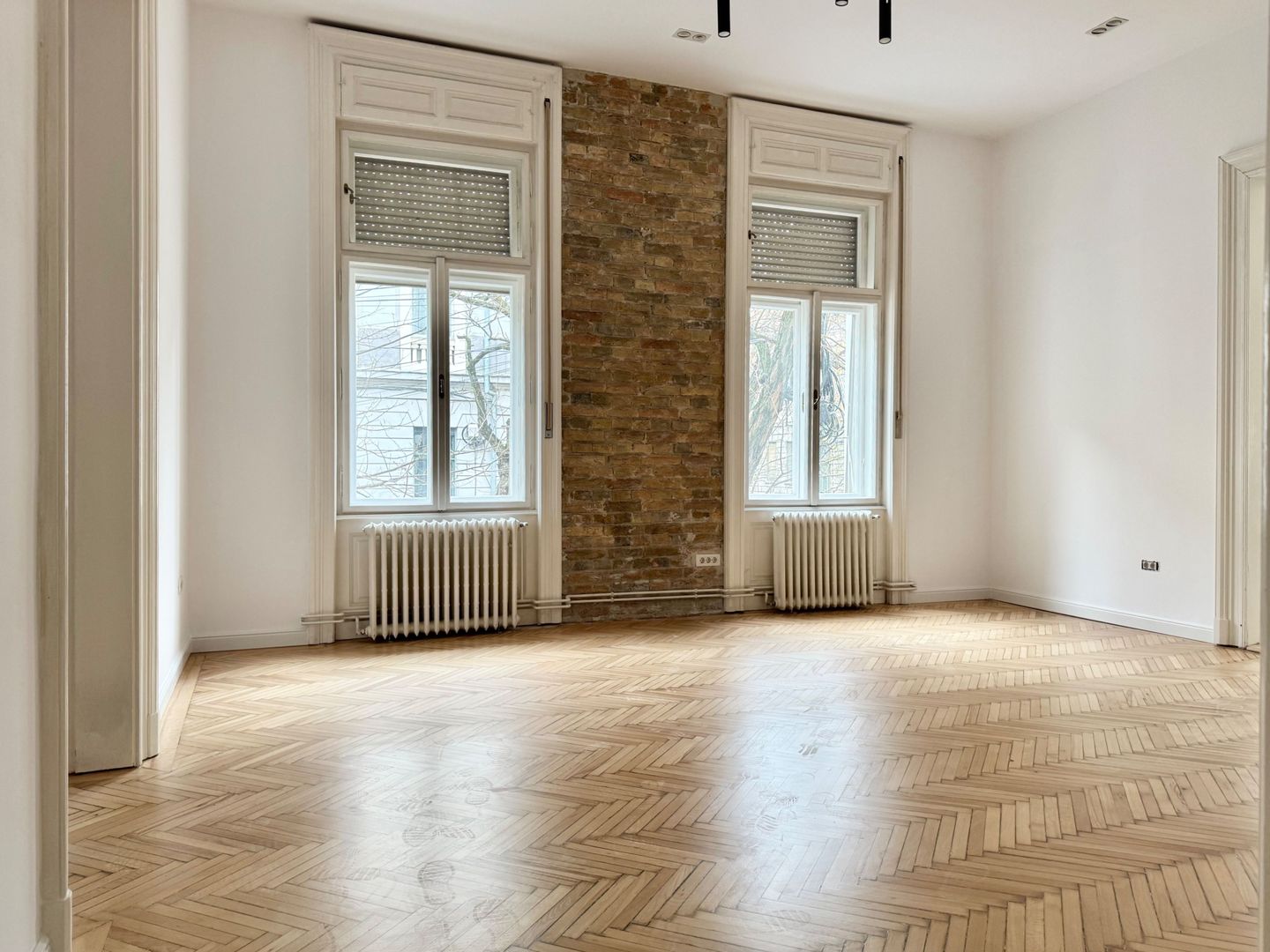 Birouri reprezentative, finisaje moderne, prima închiriere - Poză 13