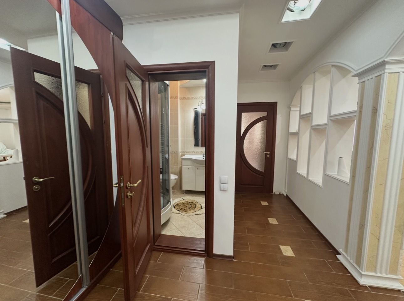 Apartament cu 2 odăi +living ultra centru, Mun. Chișinău - Poză 10