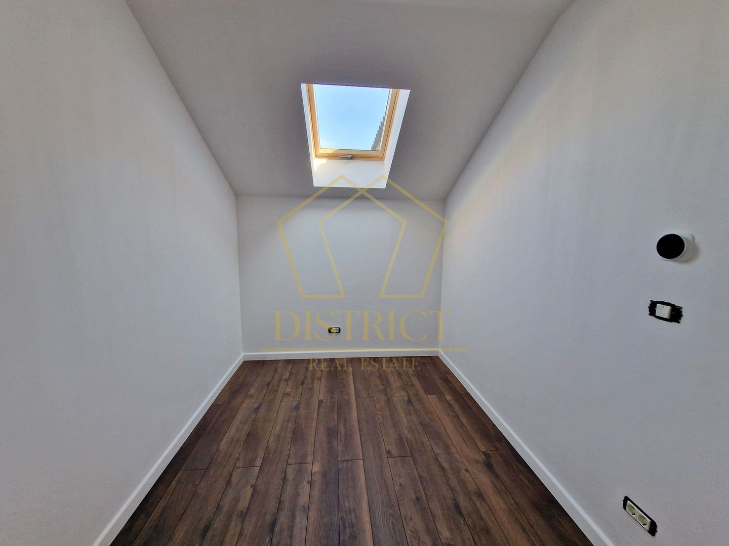 Duplex superb cu 4 camere si dressing | Mosnita Veche | Lidl - Poză 11