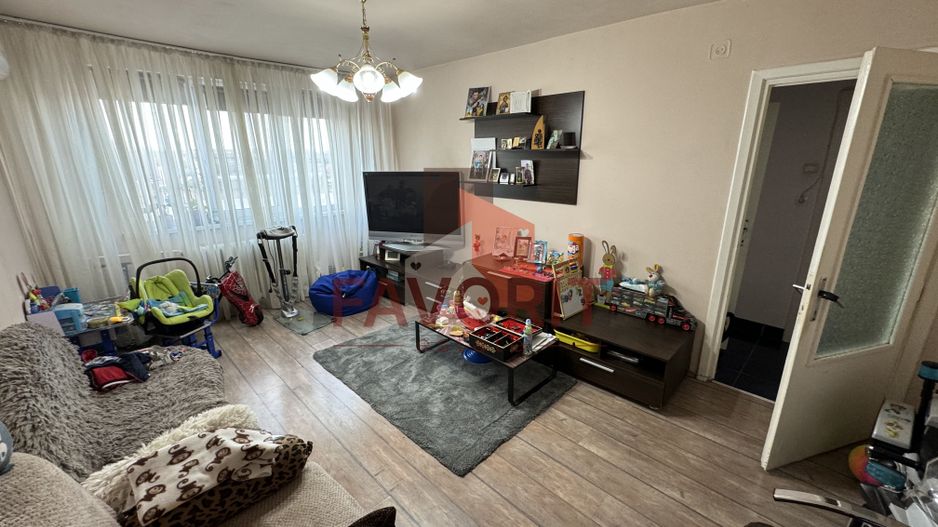 Etaj intermediar. Pozitie excelenta. Boxa in CF - Poză 1