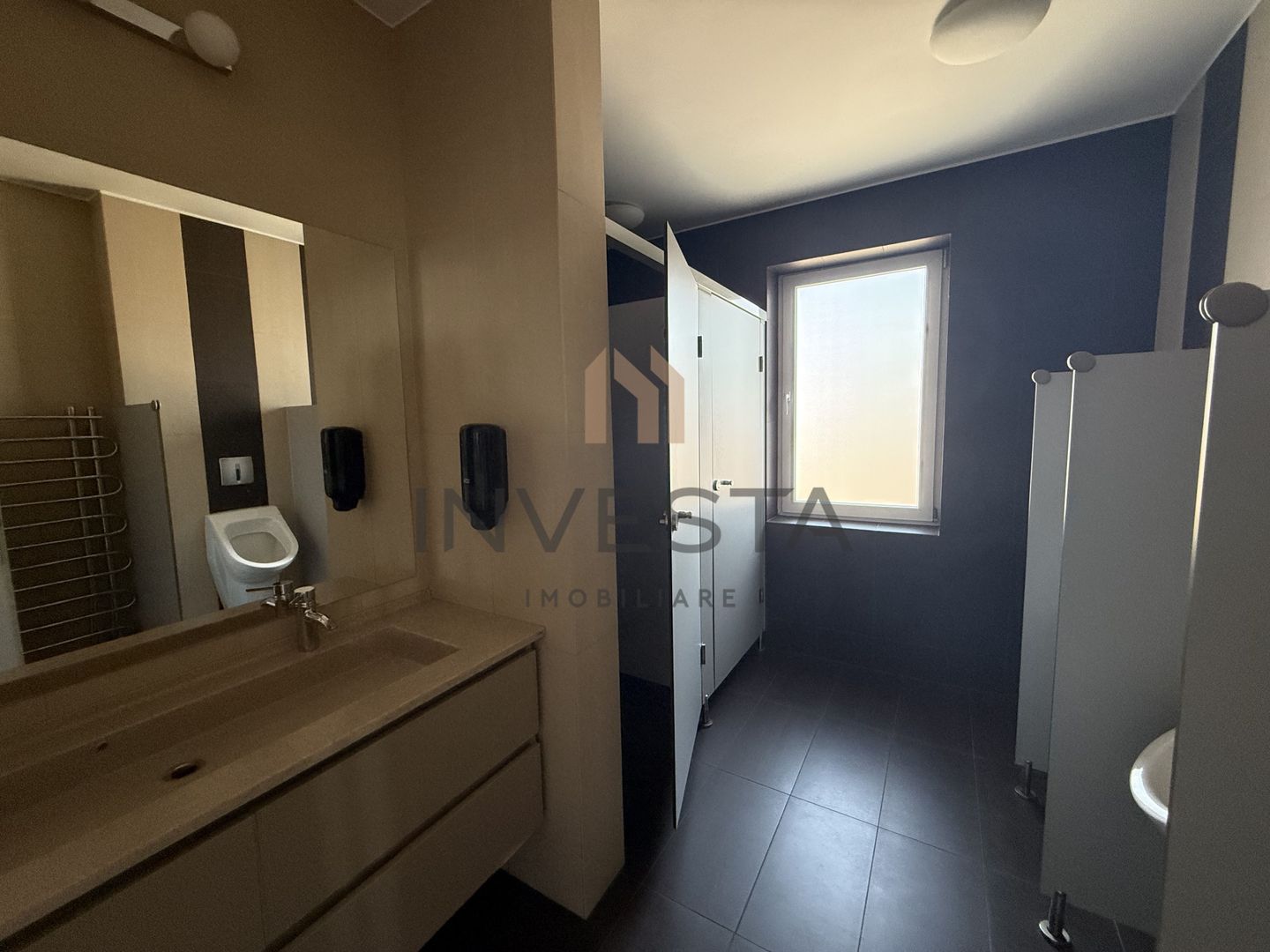 Ultimul etaj, vedere panoramică – Spațiu de birouri - Poză 6