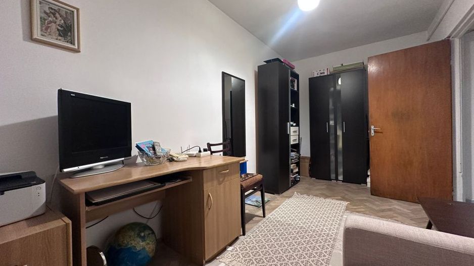 Apartament 3 camere, semidecomandat, Str Rahovei, Sibiu - Poză 2
