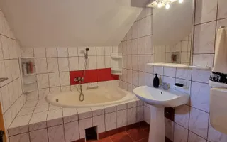 Casa - Vila - Ocnele Mari - Poză 19