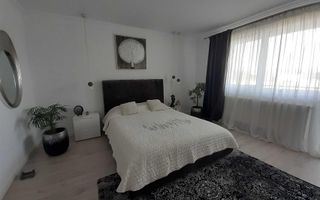 Casa la asfalt,  zona centrala, constructie 2011, renovata - Poză 7