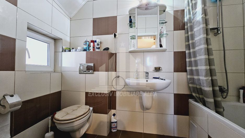 Casa individuala | Pensiune | 550 mp | 1100 mp teren | Cetate - Poză 16