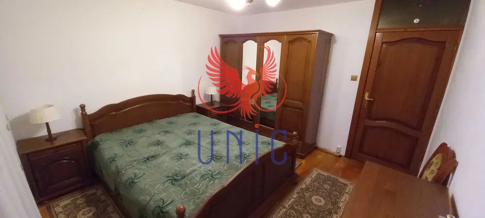 Apartament 3 camere, zona Amaradia - 400 Euro - Poză 1