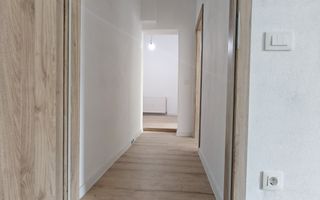 Apartament de vânzare la casă,  3 camere, plus camera Hobby,  central Sibiu. - Poză 3