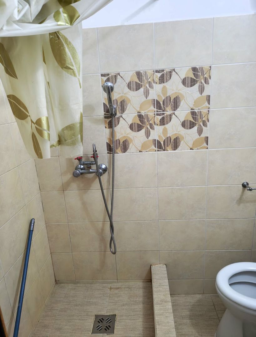 De inchiriat garsoniera in Micro 40, etaj 2/3, 900 lei - Poză 2