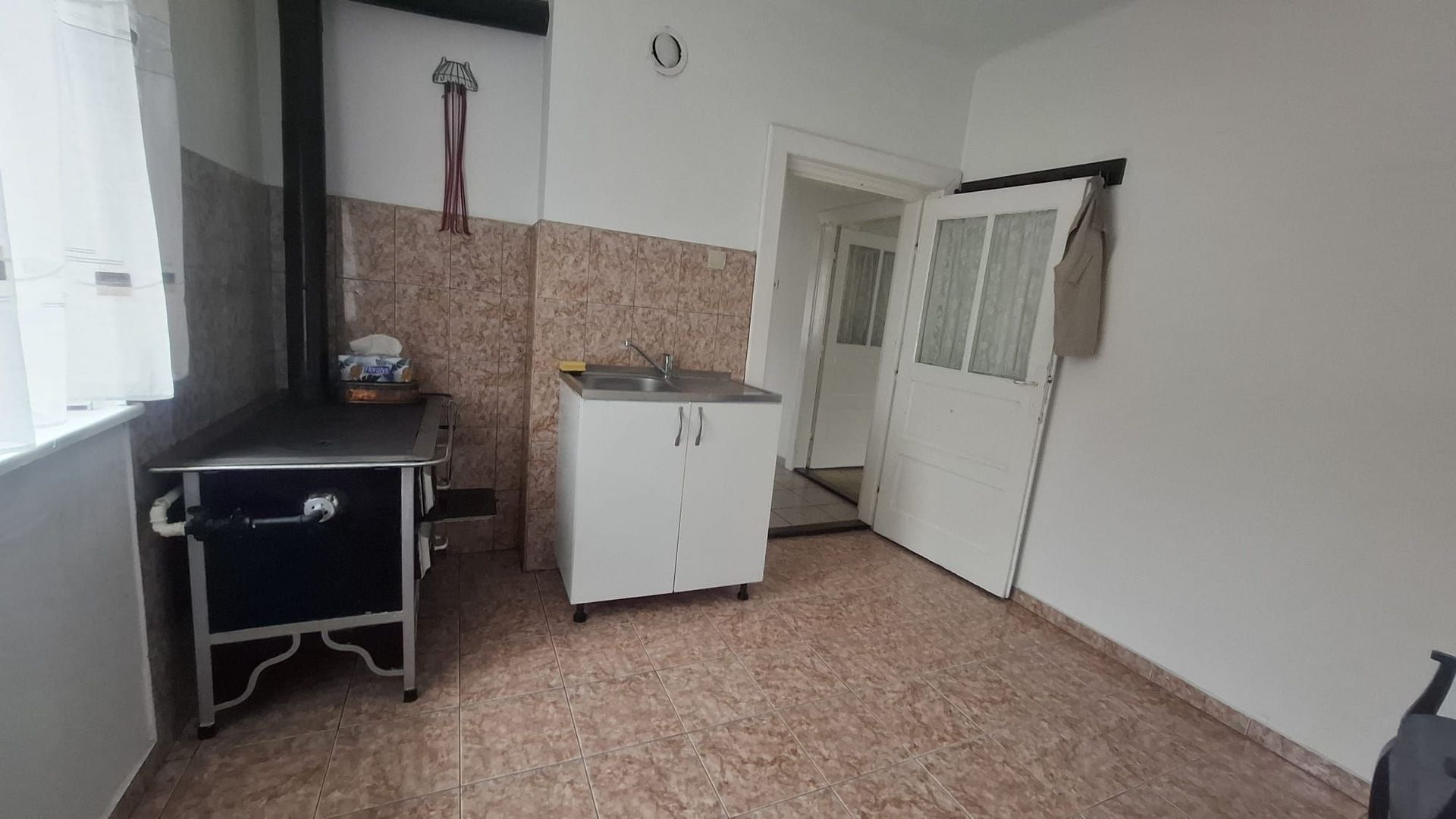 Spațiu cu potențial dublu: locuință sau sediu! - Poză 5