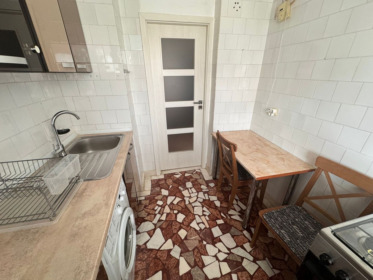 Costin Georgian Chisinau 2 camere 5/8 42 mp - Poză 6