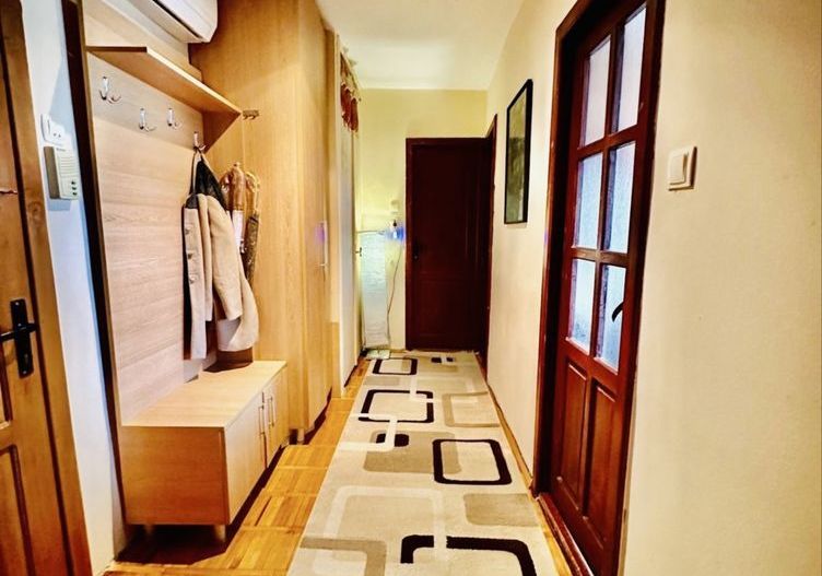 Aradului | 2 Camere | Decomandat | Centrala Proprie - Poză 4