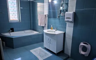 Vila cu 10 camere, destinatie rezidentiala / birouri - Poză 12