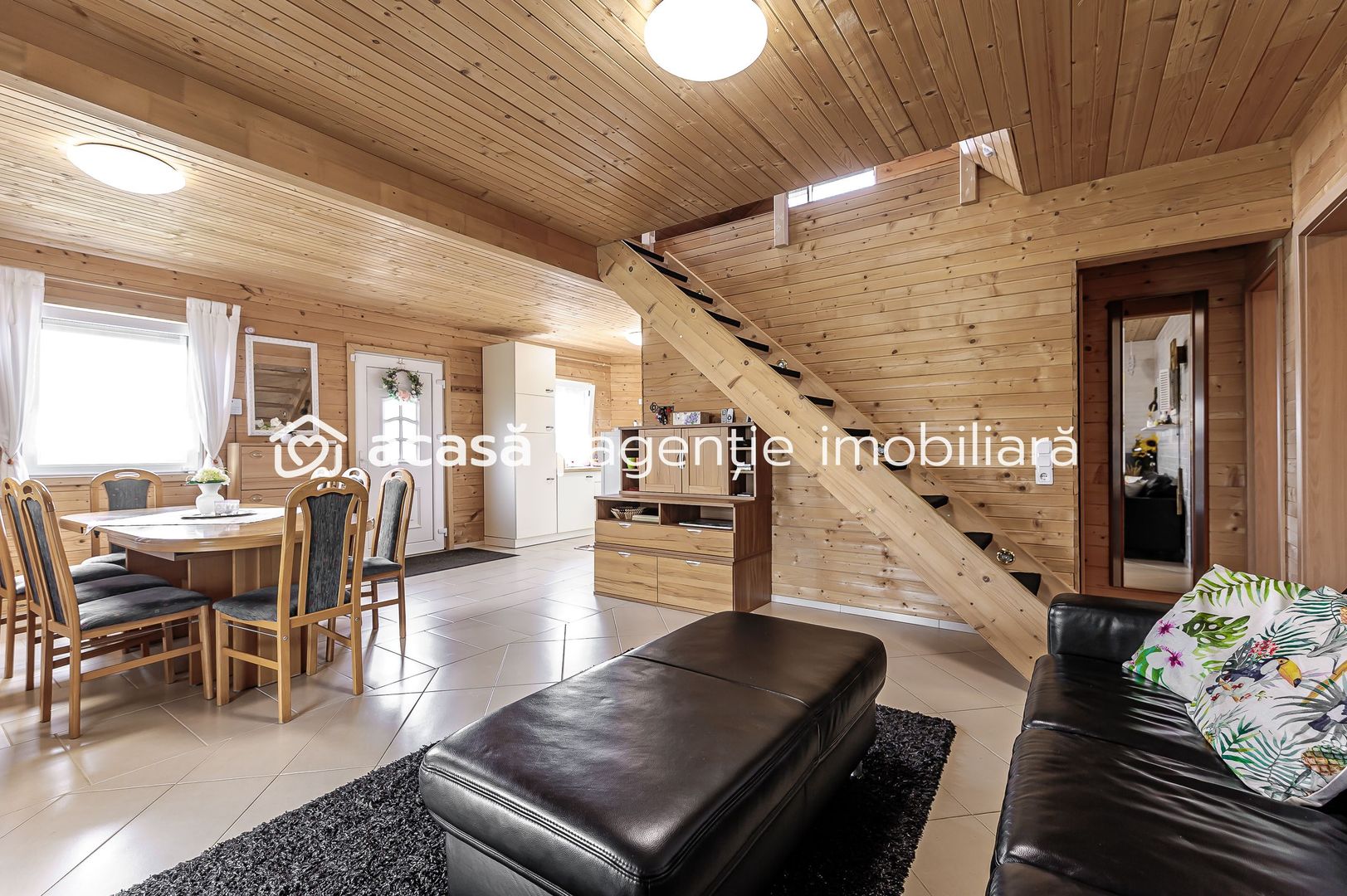 Casa de Lemn cu Piscina si Gradina Impecabila in Vladimirescu! - Poză 9