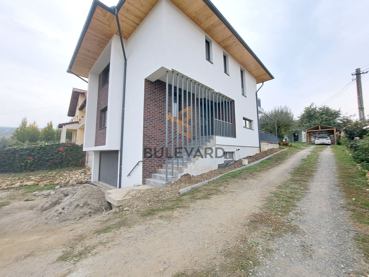 Casa individuala in cartierul Borhanci! - Poză 1