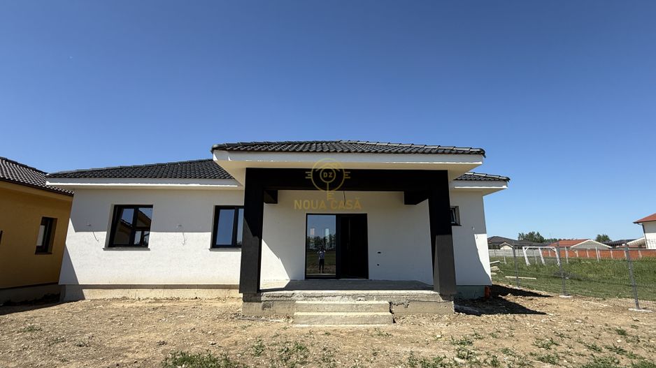 De vanzare Casa cu 3 Dormitoare/Semifinisata Teren 6.5Ari - Poză 1