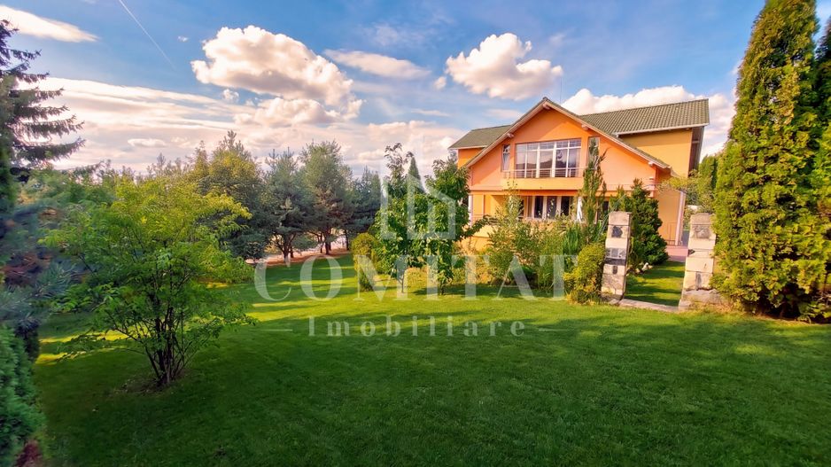 Vilă în Făget | Sediu companie | 2.412 mp teren 8 parcări - Poză 2