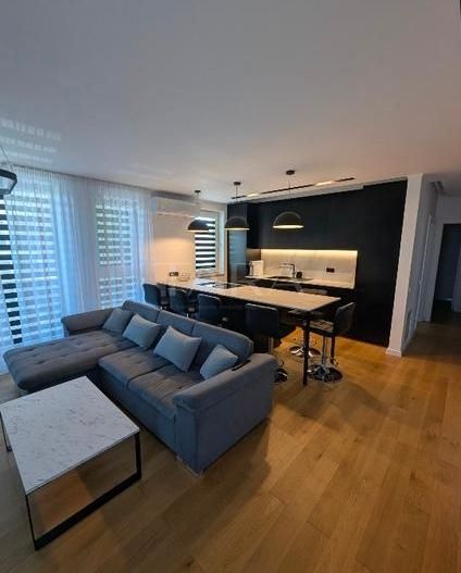 Apartament spațios și modern în Borhanci - Poză 1