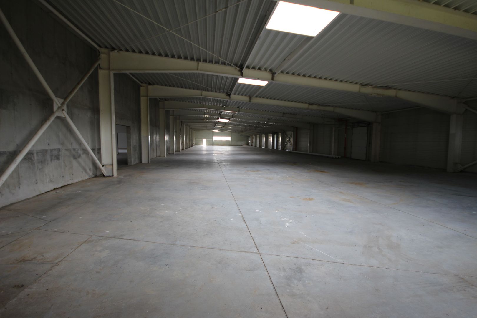 Hala industriala de 4.560 mp - Poză 10