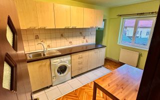 Apartament 4 camere Complexul Studentesc etaj 1 - Poză 2