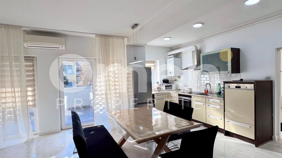 Apartament 2 camere de închiriat | zonă ultracentrală | loc de parcare inclus | - Poză 1