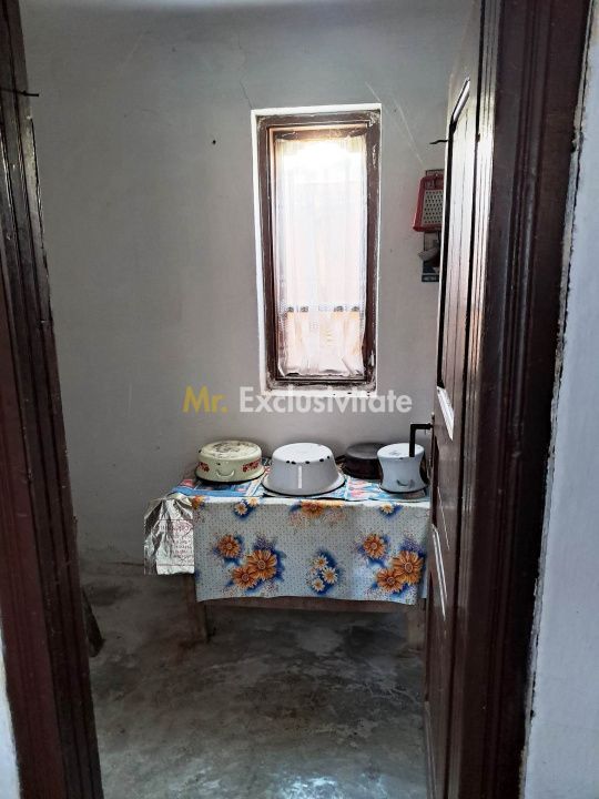 Casă și teren de vânzare Polovragi - Racovița - Poză 10